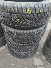 Goodyear UltraGrip Perfovance 235/45 R20